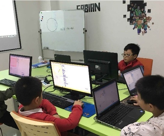 阿兒法營少兒編程