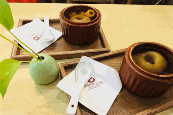 紫砂遇見(jiàn)梨