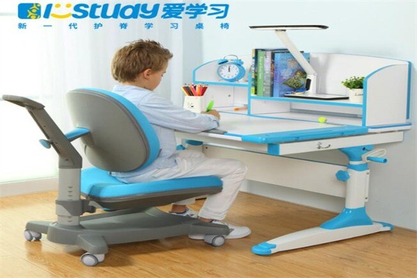 愛(ài)學(xué)習(xí)學(xué)習(xí)桌