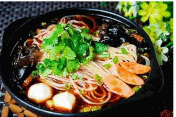 三口品云南過橋米線