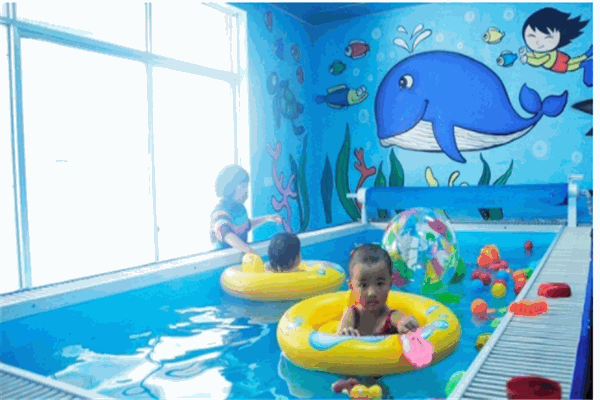 小浪花嬰幼兒游泳館