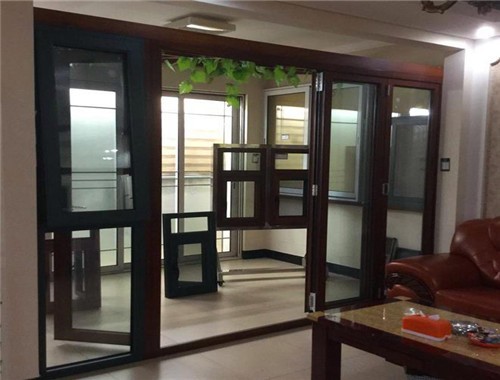 泊爾英菲門(mén)窗