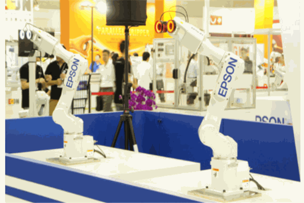 智動(dòng)全球機(jī)器人教育