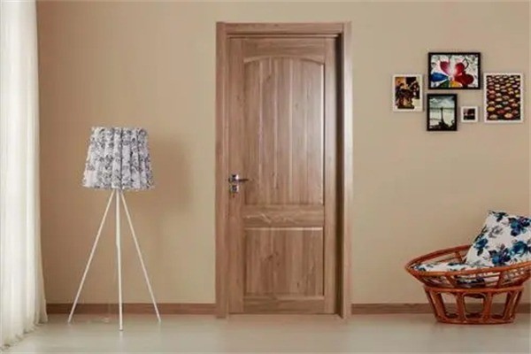 德開(kāi)木門(mén)