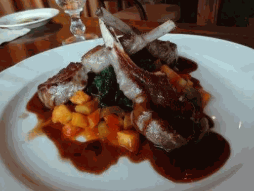 加樂(lè)比意式餐廳