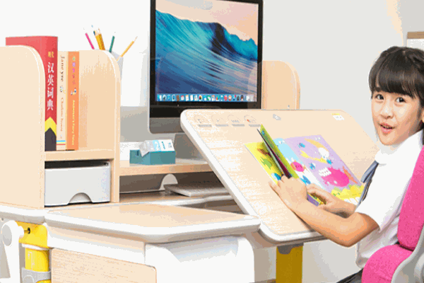 萌酷寶學(xué)習(xí)桌椅