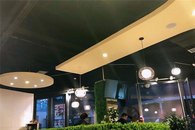 滑米雞滑板餐廳