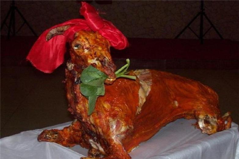 羊大隊(duì)烤全羊