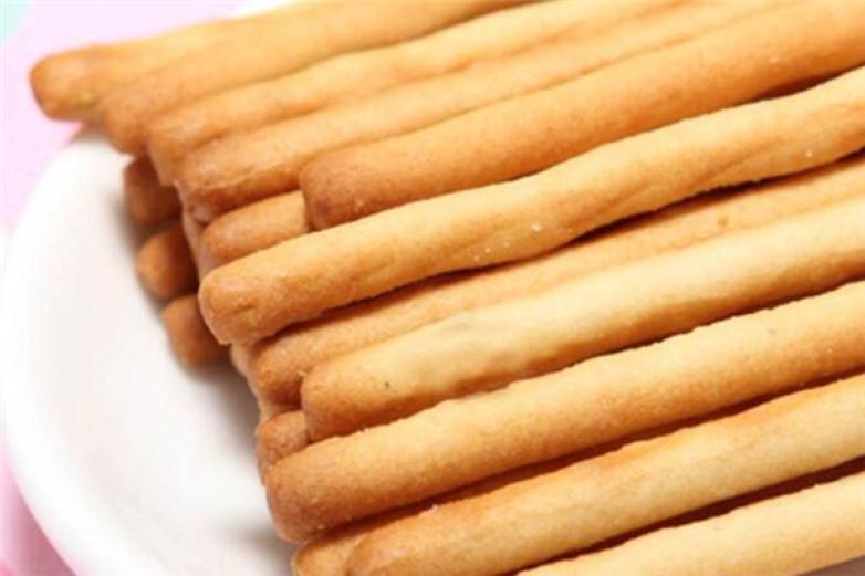 餅成一汽棒棒餅?zāi)滩?/></p><p>主打健康飲食，消費強！低脂肪、高蛋白的葷素搭配，符合現(xiàn)代人健康營養(yǎng)的飲食選擇</p><p><p>輕食快餐項目，大趨勢！小而美快餐，方便.快捷,好吃，不貴</p></p><p><img src=