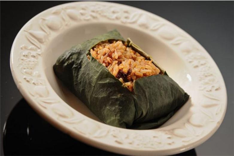 荷百味荷葉飯