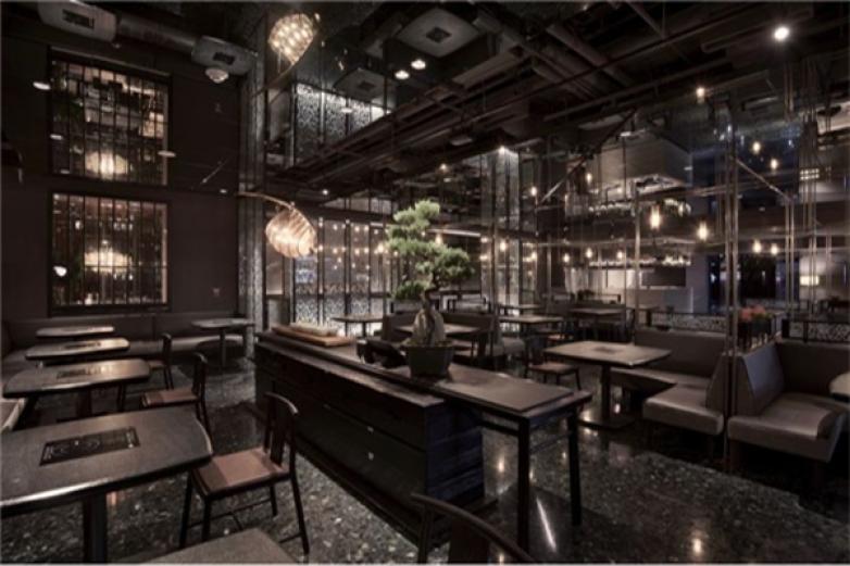 守?；疱?/></p><p>公司辦公行政中心位于沙坪壩區(qū)，公司下設(shè)人力資源部、連鎖加盟部、財(cái)務(wù)部、營(yíng)建部、督導(dǎo)部等管理機(jī)構(gòu)</p><p><p>流程式物流食品調(diào)料加工中心2個(gè)，主要從事魚(yú)火鍋調(diào)味品底料的生產(chǎn)加工和配送服務(wù)</p></p><p><img src=