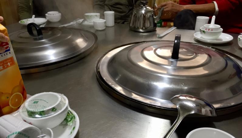 屯老二農(nóng)家鐵鍋燉