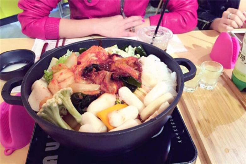 喝糕韓式自助火鍋館