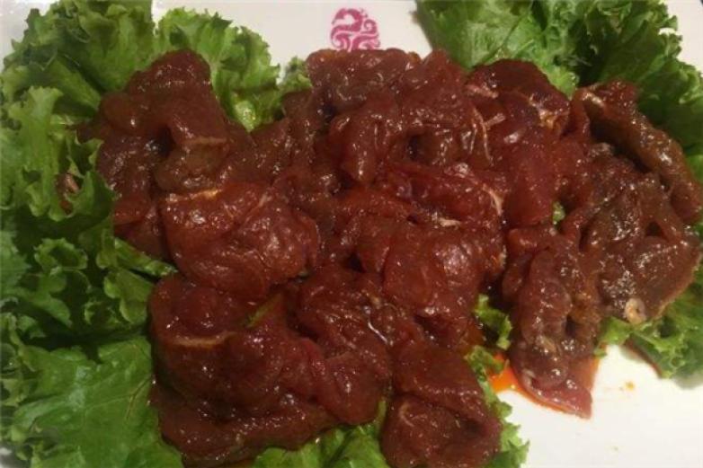 紫?；疱?/></p><p>全新的營銷理念和營銷模式，將幫助硬貨打開餐飲社交的市場，在消費(fèi)者心中建立社交餐飲品牌的認(rèn)知，將海鮮飯打造成為一種時尚流行的社交文化</p><p><p>紫福火鍋，采用創(chuàng)立的快時尚社交餐飲模式，打造標(biāo)準(zhǔn)化，定制化的話的產(chǎn)品線，實現(xiàn)高出餐效率，高興性價比，同時能夠更具合伙人的需求定制個的經(jīng)營策略，實現(xiàn)低成本投入，標(biāo)準(zhǔn)化經(jīng)營</p></p><p><img src=