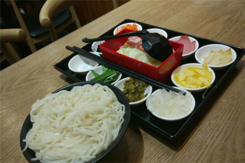 仙自留過(guò)橋米線