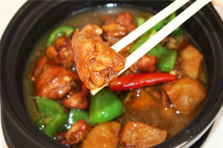 溢品源黃燜雞米飯