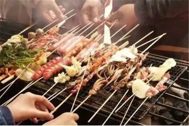 李國(guó)龍燒烤