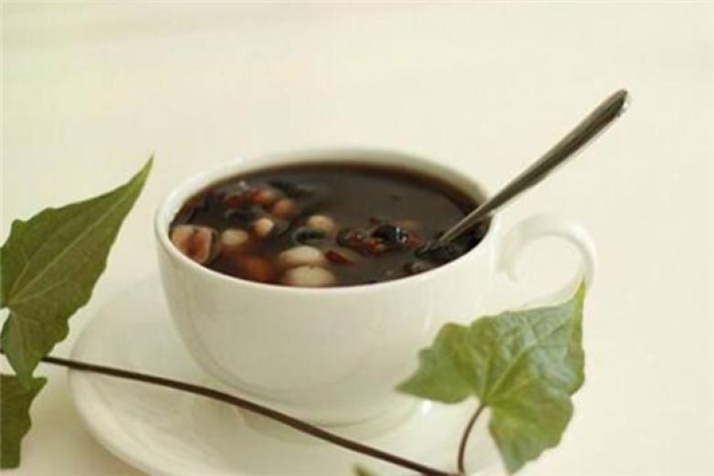 阿牛與仙草飲品