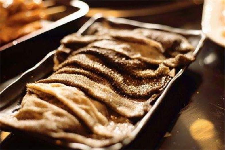 老樹下串串香火鍋