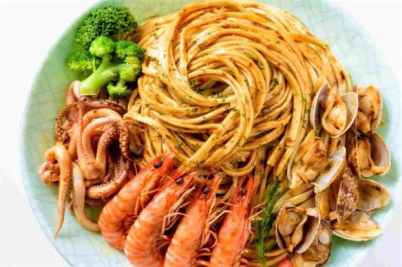 吉戰(zhàn)海貨燜個面