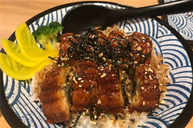 春風(fēng)紅葉精致壽司