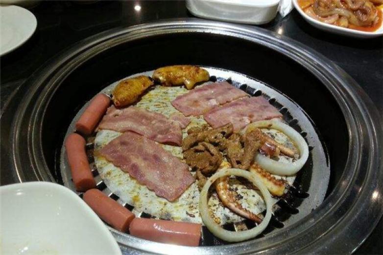 全雍城自助燒烤