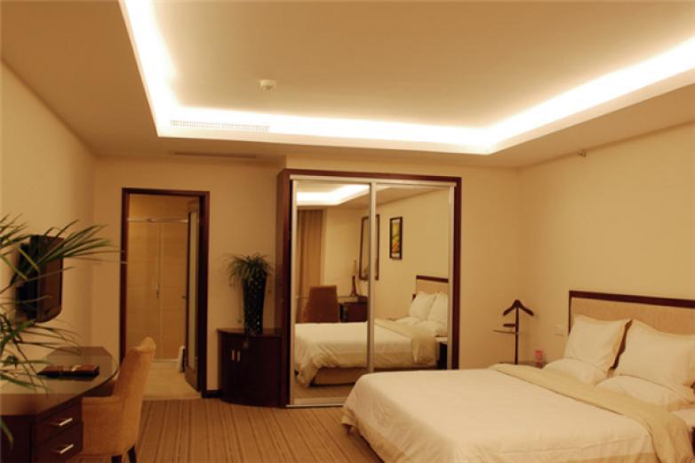 君源華天大酒店