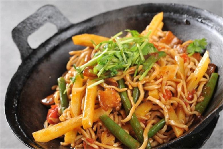 蒙土鄉(xiāng)鐵鍋燜面