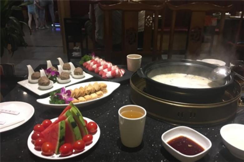 煲盛宮鍋物料理