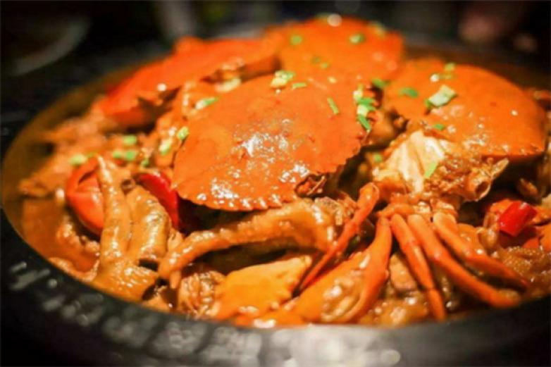 蒸上皇壹只蟹蟹煲飯