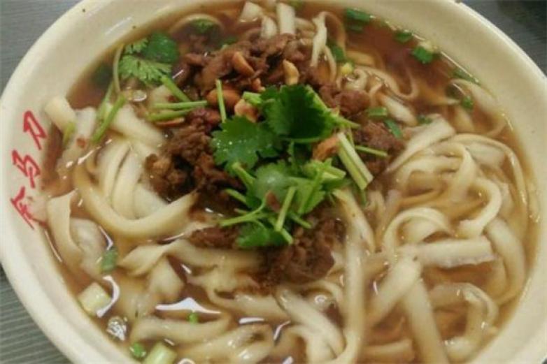 金馬雞湯刀削面