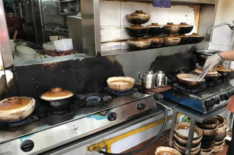 門前客宗師煲仔飯