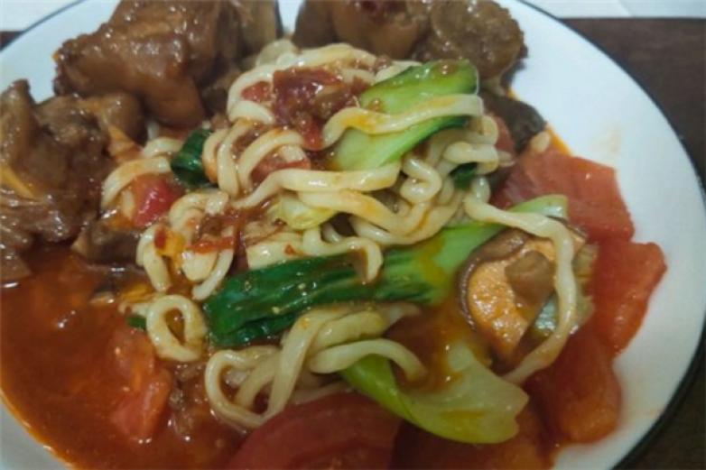 叁代家豬蹄拌面