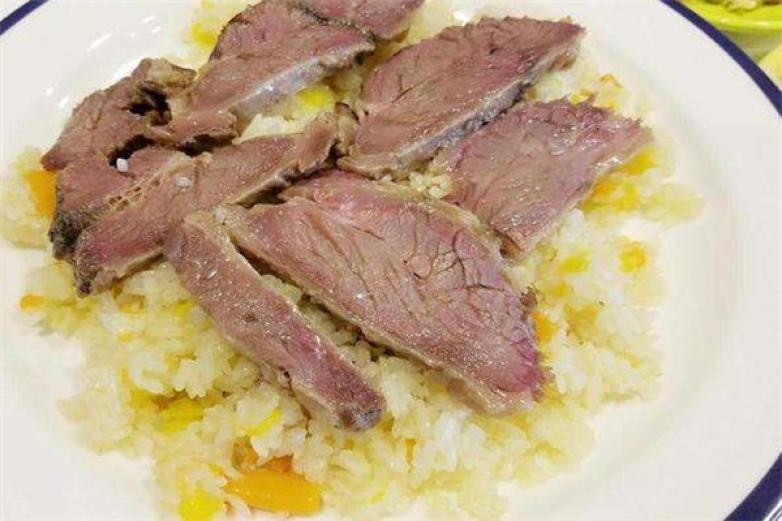 夏牧場風(fēng)干肉抓飯