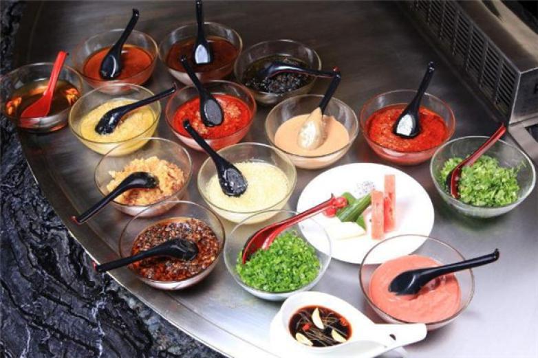 卿先生旋轉(zhuǎn)小火鍋