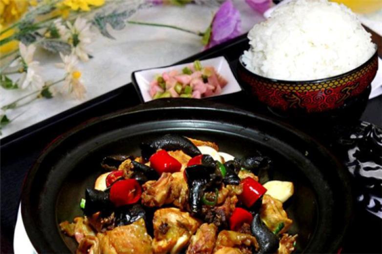 鴻鳴摩爾黃燜雞