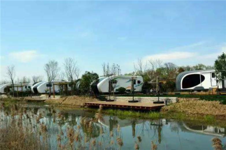 芳草青青房車營地