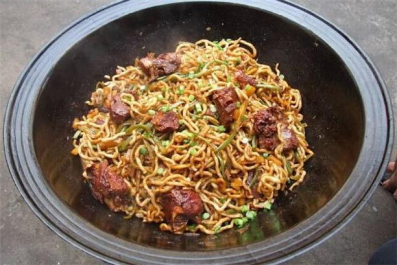 冰城外婆鐵鍋燜面