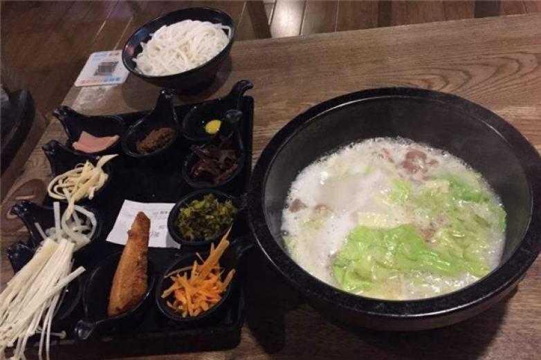 蒙蒙香過(guò)橋米線