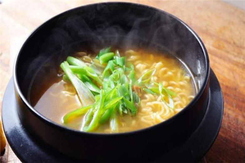 四爺牛拉牛肉面