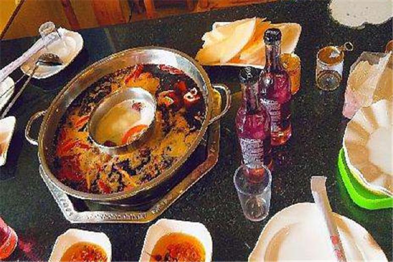 南方花園鴨腸王火鍋