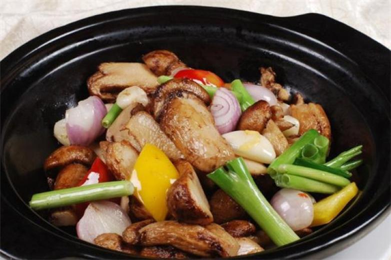 一統(tǒng)湯砂鍋