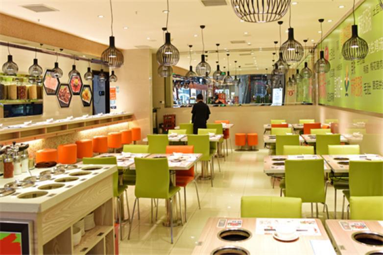 嗯吶嗯吶吧臺(tái)小火鍋