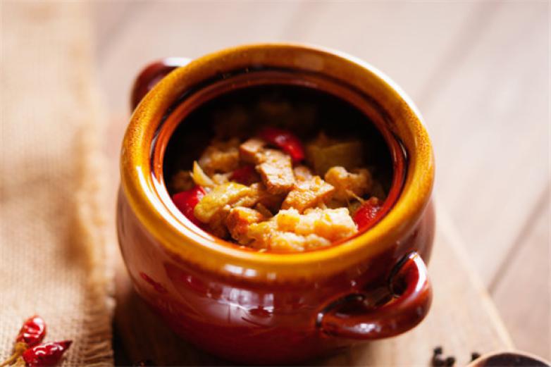 齊氏風(fēng)味砂鍋居