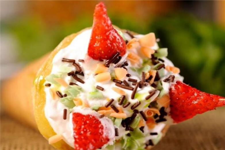 愛(ài)必喜手握披薩