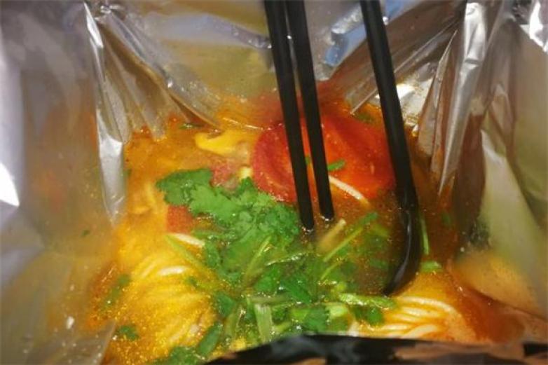 紙上談兵花甲米線