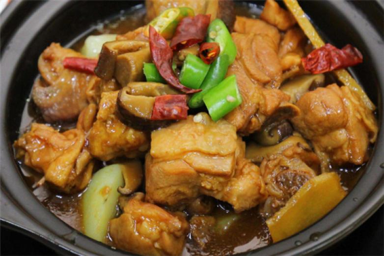 曹軒閣黃燜雞米飯