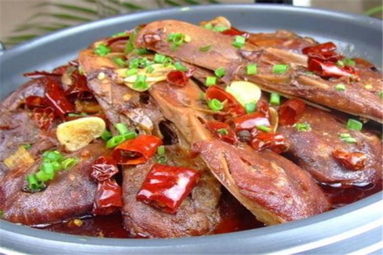 八仟萬干鍋鴨頭