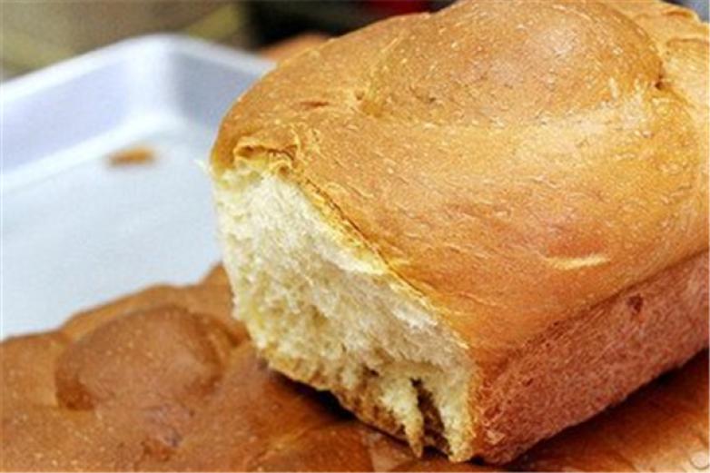 趙家億手撕老面包