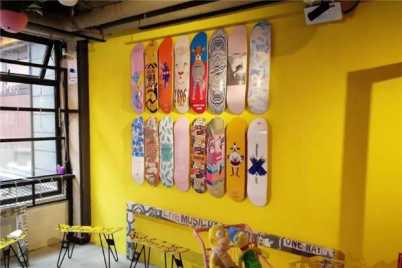 夢(mèng)想主題滑板雞